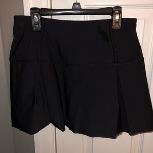 Lululemon skirt size 6